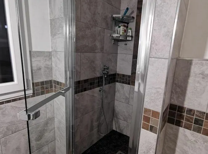 La Ex Di Nicholas Apartment